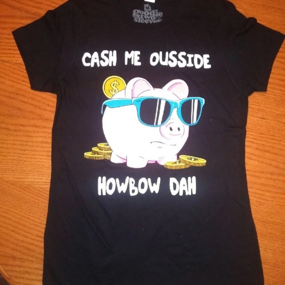 Hot Topic T-SHIRT. Piggy. New. Women's Medium.